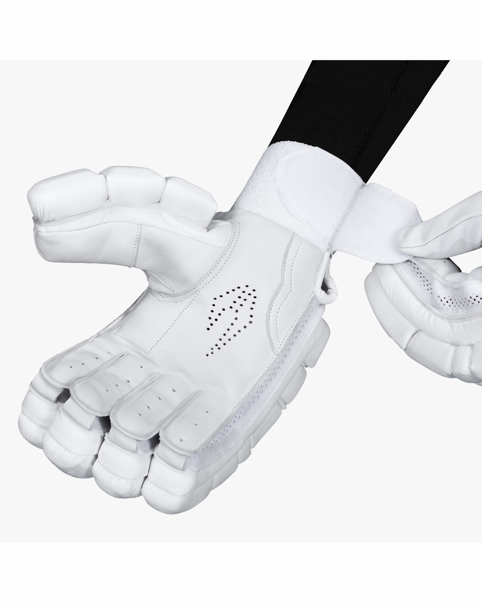 DSC Pearla Players Batting Gloves
