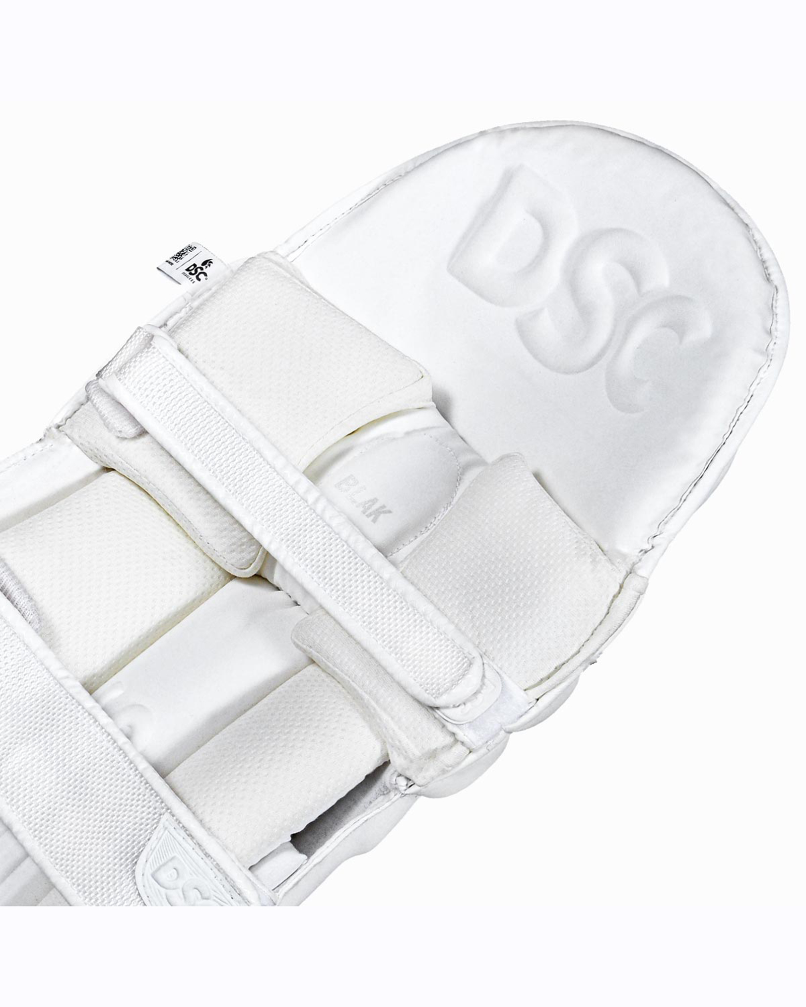 DSC Blak Players Leg Guard - Image 5
